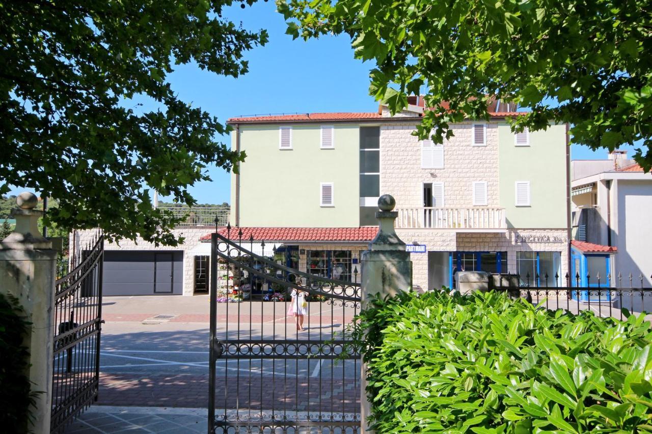 Apartment Vucic Макарска Екстериор снимка